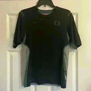 Men's Nike team Oregon University short sleeve‎ size XS